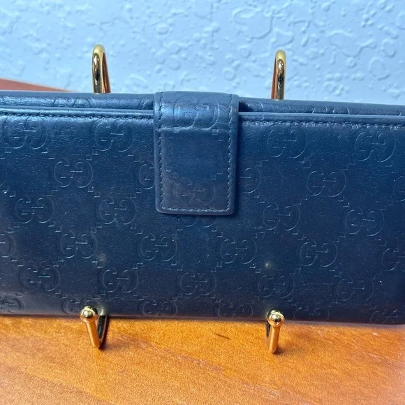 Gucci Guccissima Margaux Black
Calfskin Leather Continental
Wallet - Preowned - Picture 5 of 11